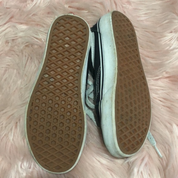 Vans Black/White Old Skool Shoes - Picture 4 of 4